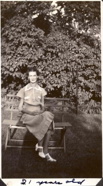 Florence Bunline (1916-2000) age 21.jpg
